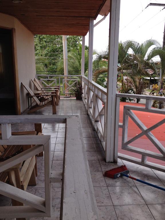 Hotel Posada Los Delfines Bocas Town Room photo