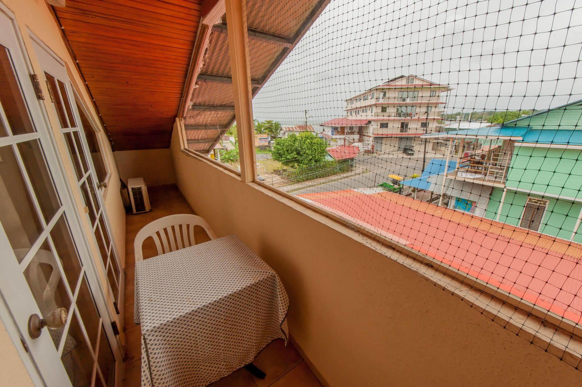Hotel Posada Los Delfines Bocas Town Exterior photo